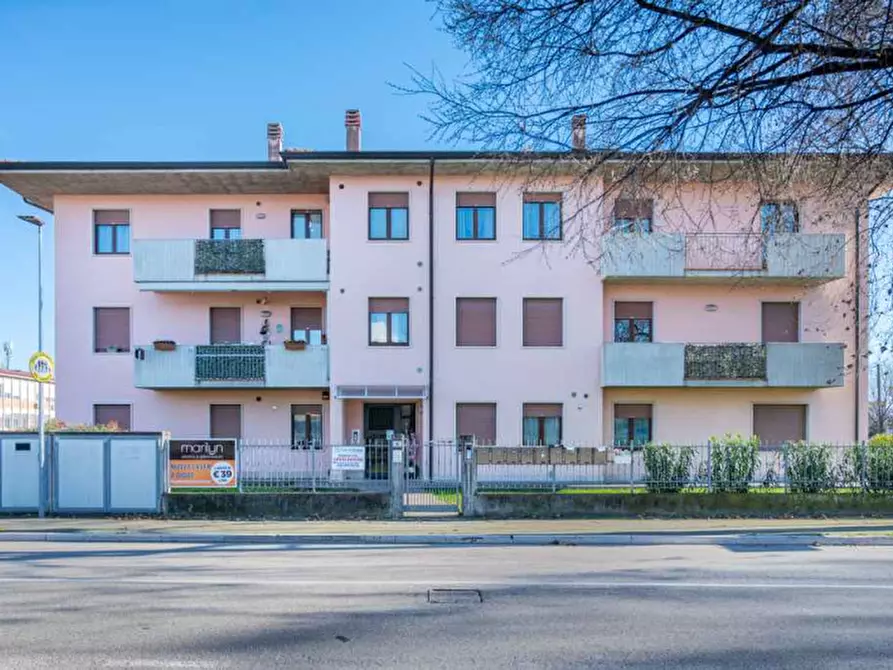 Immagine 1 di Appartamento in vendita  in Via Verona a Sommacampagna