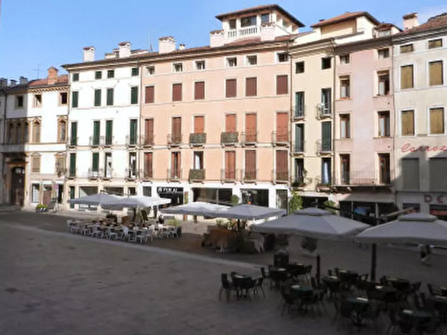 Immagine 10 di Appartamento in affitto  in piazza delle erbe a Vicenza