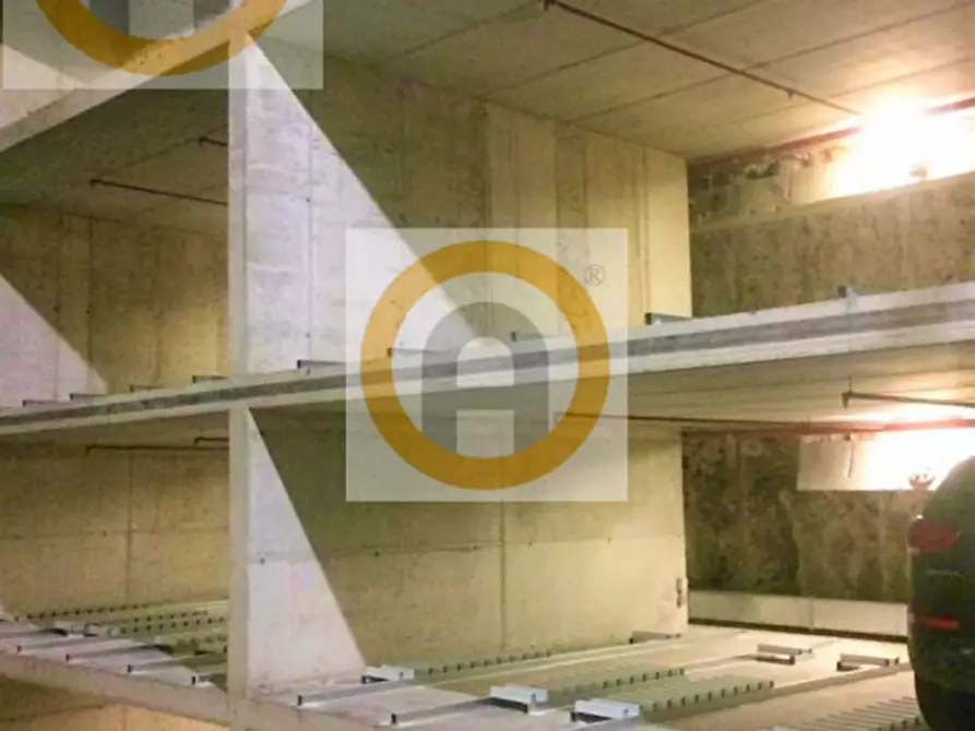 Immagine 4 di Garage in vendita  a Bassano Del Grappa