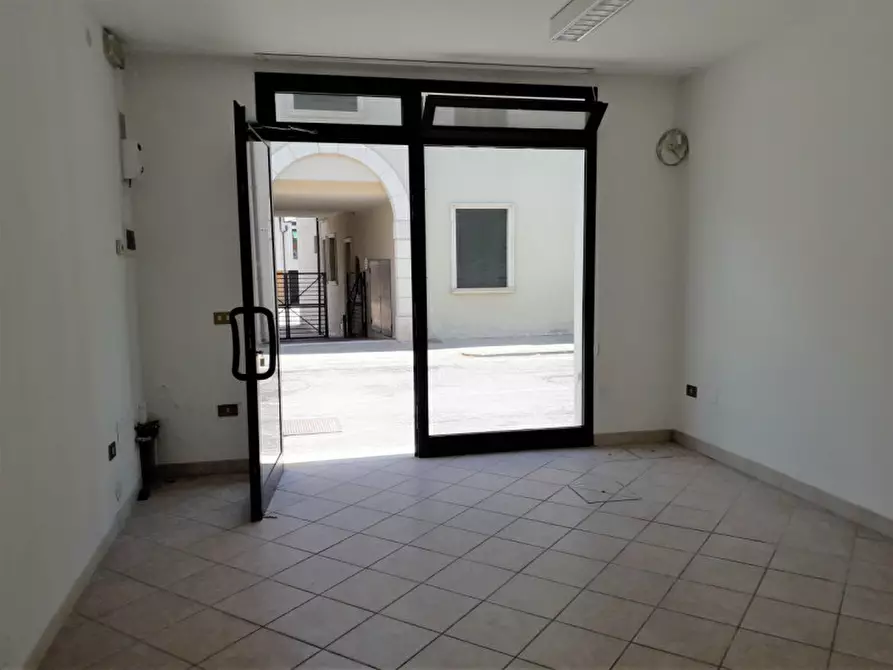 Immagine 3 di Negozio in vendita  a Badia Polesine