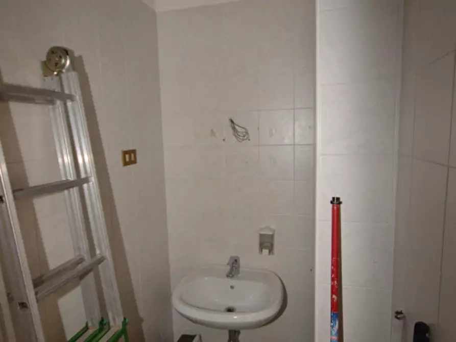 Immagine 3 di Negozio in affitto  in via san zeno 11 a Veggiano