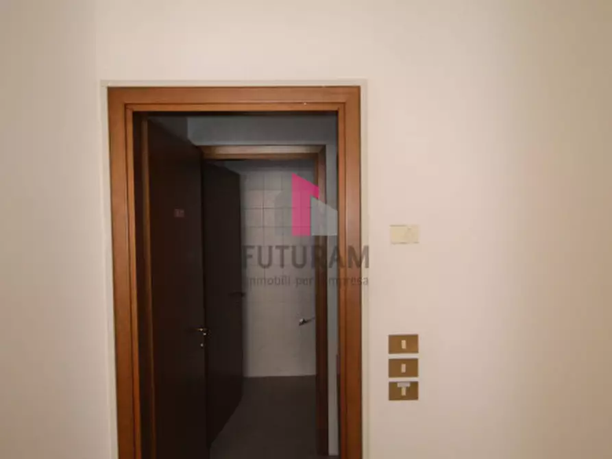 Immagine 4 di Negozio in affitto  in via san zeno 11 a Veggiano