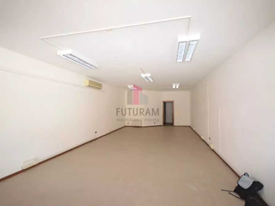 Immagine 7 di Negozio in affitto  in via san zeno 11 a Veggiano