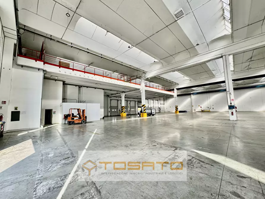 Immagine 9 di Capannone industriale in affitto  a Oppeano