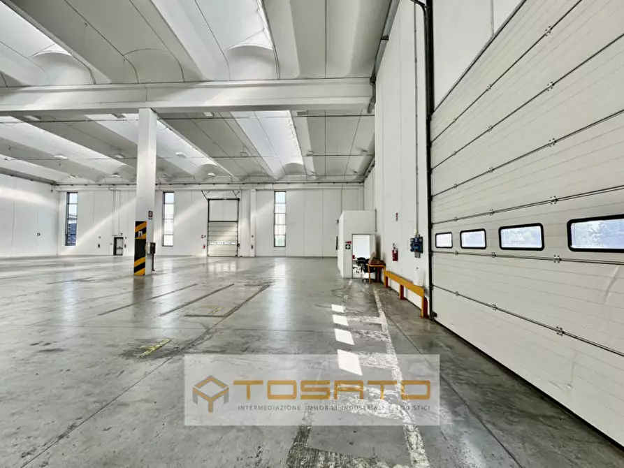 Immagine 10 di Capannone industriale in affitto  a Oppeano