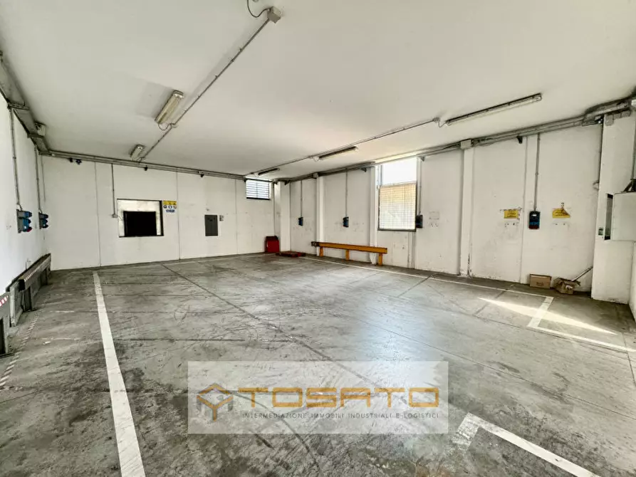 Immagine 11 di Capannone industriale in affitto  a Oppeano