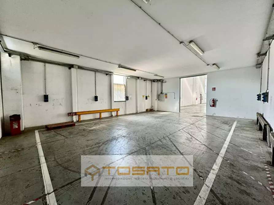 Immagine 13 di Capannone industriale in affitto  a Oppeano