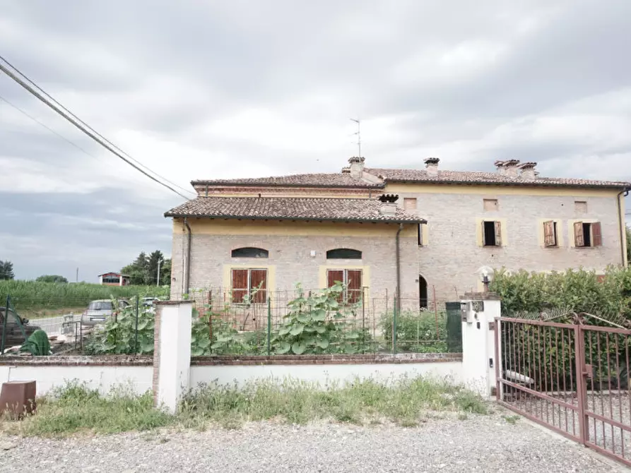 Immagine 1 di Appartamento in vendita  in Via grazia cavanna, 68 a Sissa Trecasali