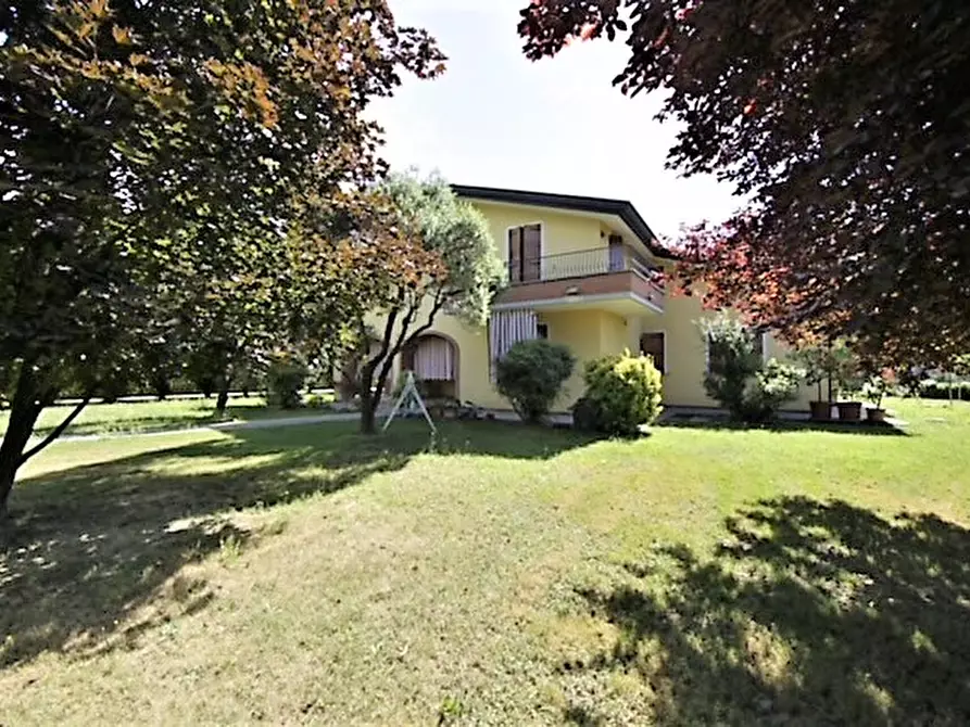 Immagine 1 di Villa in vendita  a Campodarsego