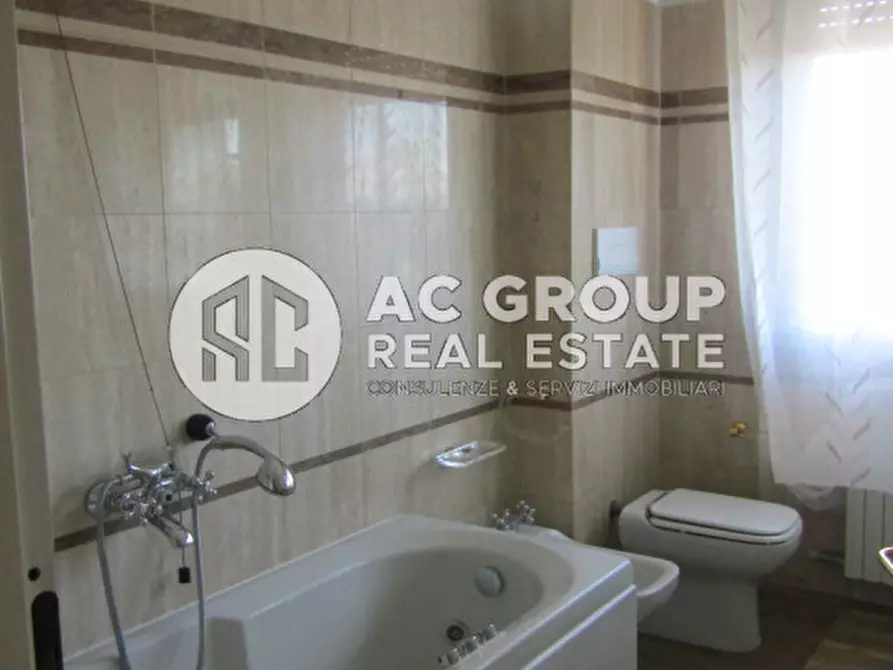 Immagine 14 di Camera in affitto  in Via Leonardo da Vinci a Saronno