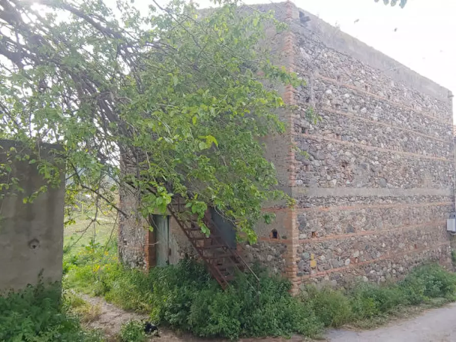 Immagine 2 di Rustico / casale in vendita  in contrada baiamonte a Santa Lucia Del Mela