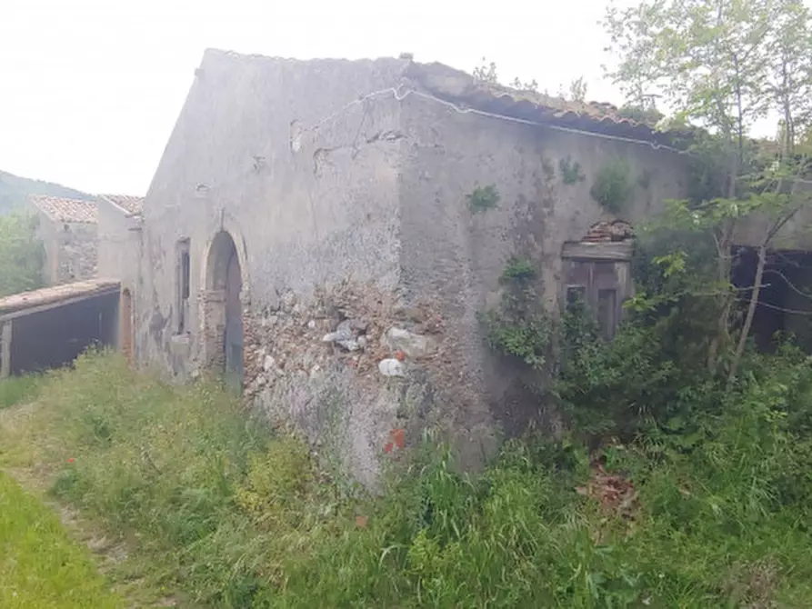 Immagine 10 di Rustico / casale in vendita  in contrada baiamonte a Santa Lucia Del Mela