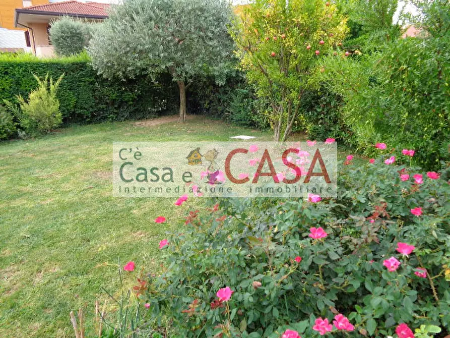 Immagine 1 di Casa bifamiliare in affitto  a Selvazzano Dentro