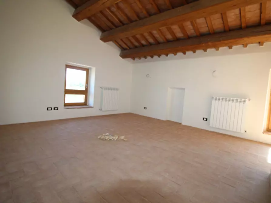 Immagine 12 di Villetta a schiera in vendita  in rapale a Bucine