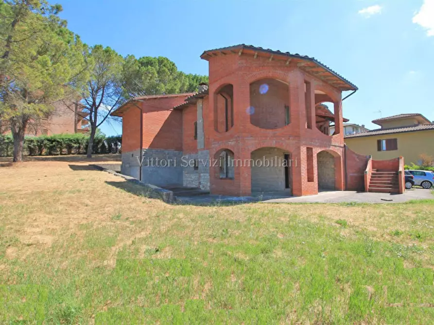 Immagine 1 di Villa in vendita  in via Barna a Asciano