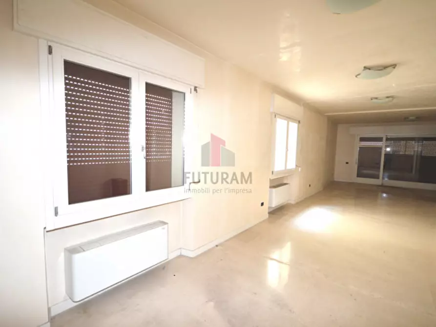 Immagine 12 di Ufficio in affitto  in vicenza viale san lazzaro a Vicenza