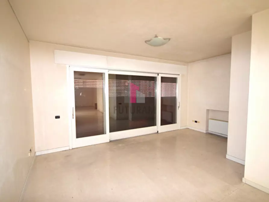 Immagine 13 di Ufficio in affitto  in vicenza viale san lazzaro a Vicenza