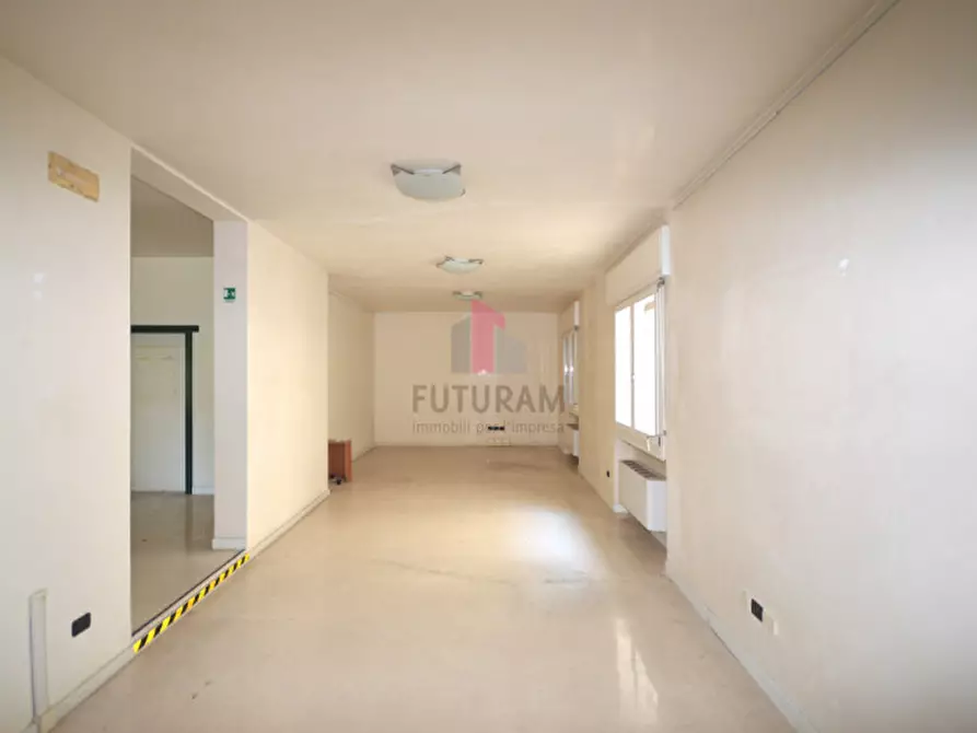 Immagine 17 di Ufficio in affitto  in vicenza viale san lazzaro a Vicenza