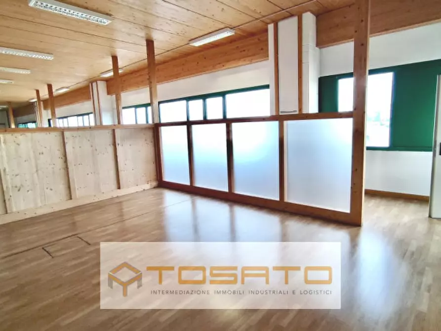 Immagine 8 di Capannone industriale in affitto  a Verona