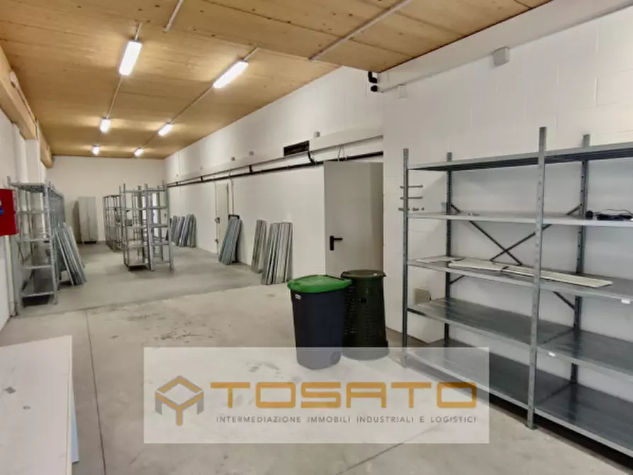 Immagine 11 di Capannone industriale in affitto  a Verona