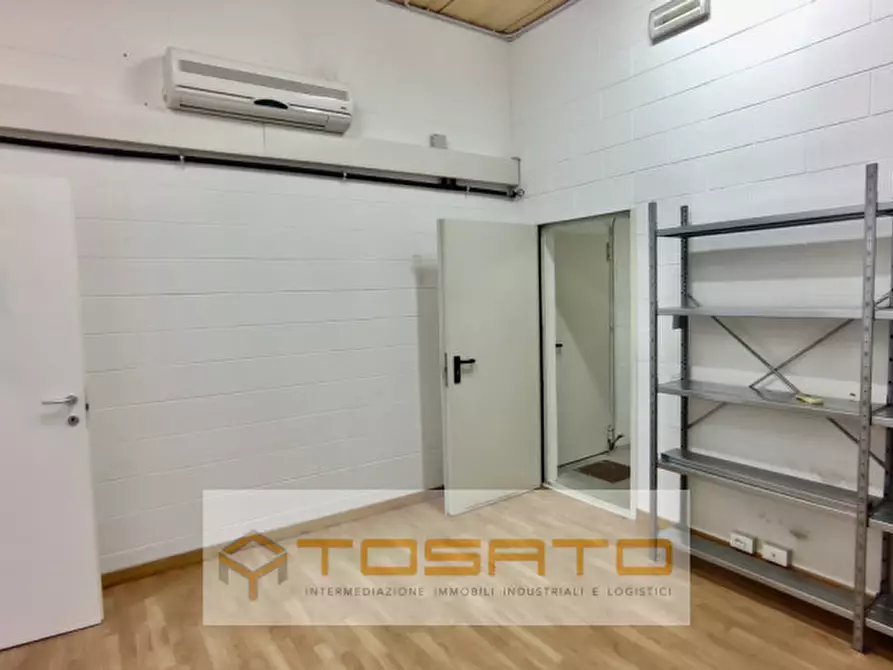 Immagine 13 di Capannone industriale in affitto  a Verona