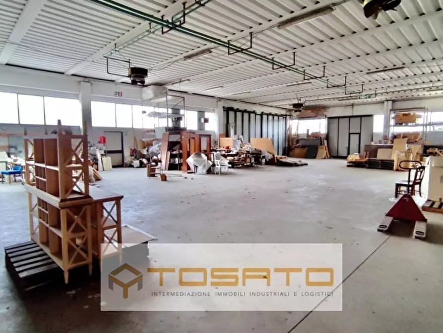 Immagine 3 di Capannone industriale in vendita  a San Pietro Di Morubio