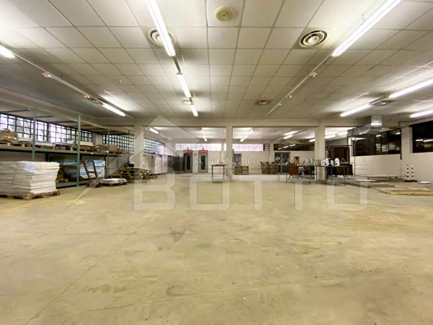 Immagine 3 di Magazzino in vendita  in GARGALLO Via Toriani a Gargallo