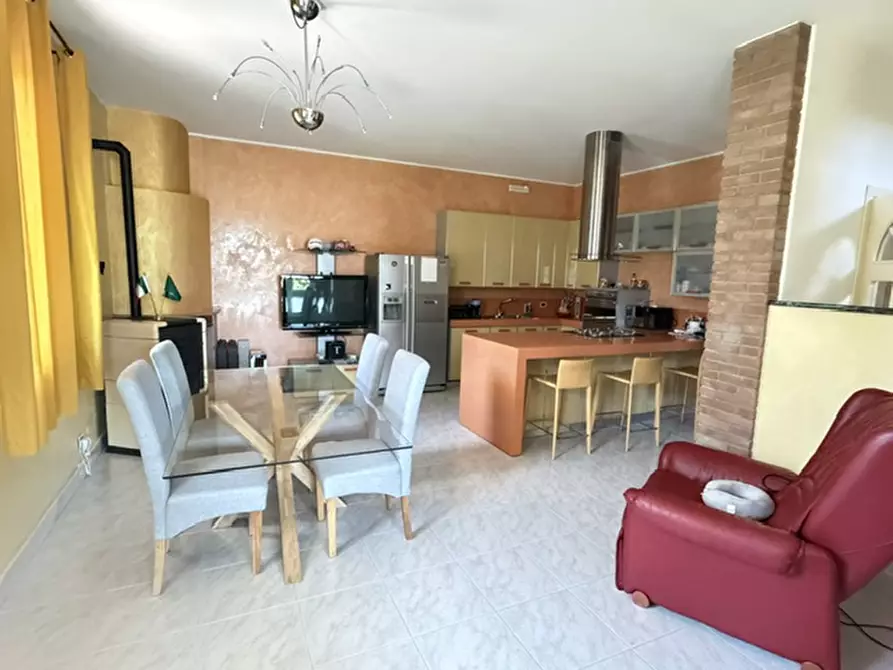 Immagine 2 di Villa in vendita  a Giacciano Con Baruchella