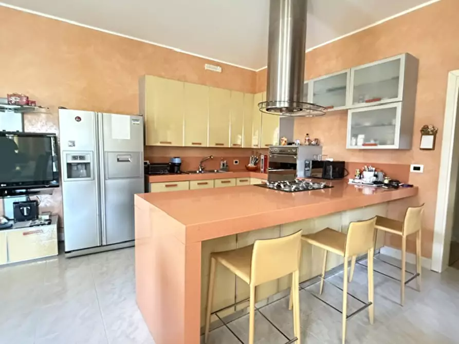 Immagine 3 di Villa in vendita  a Giacciano Con Baruchella