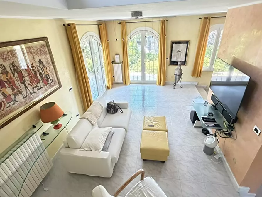 Immagine 6 di Villa in vendita  a Giacciano Con Baruchella