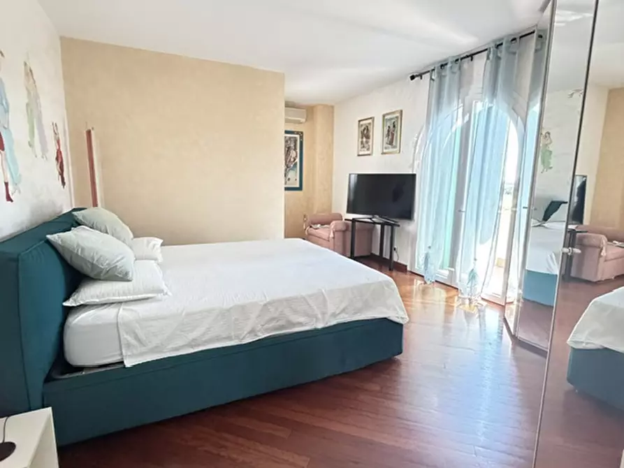 Immagine 13 di Villa in vendita  a Giacciano Con Baruchella