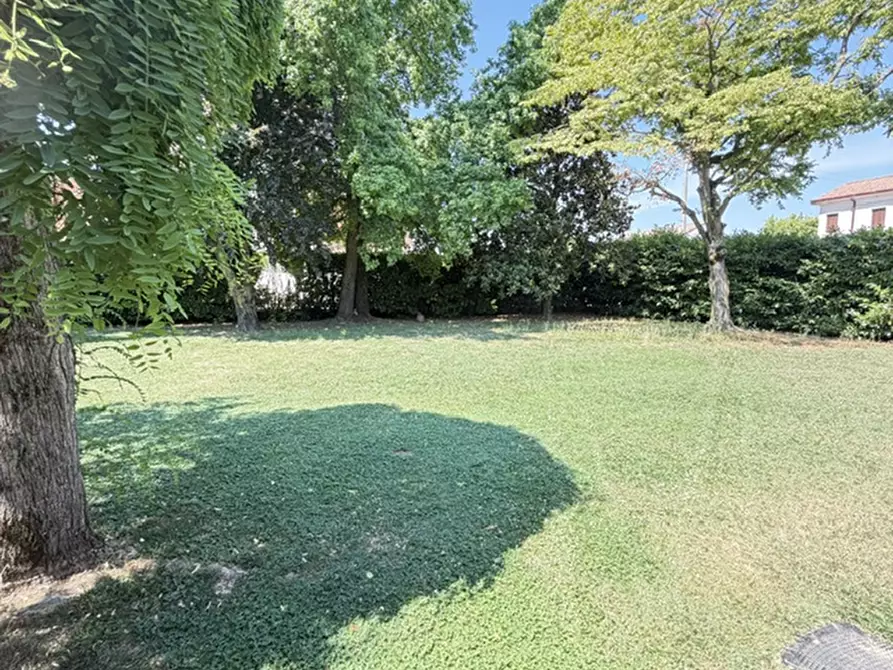 Immagine 18 di Villa in vendita  a Giacciano Con Baruchella