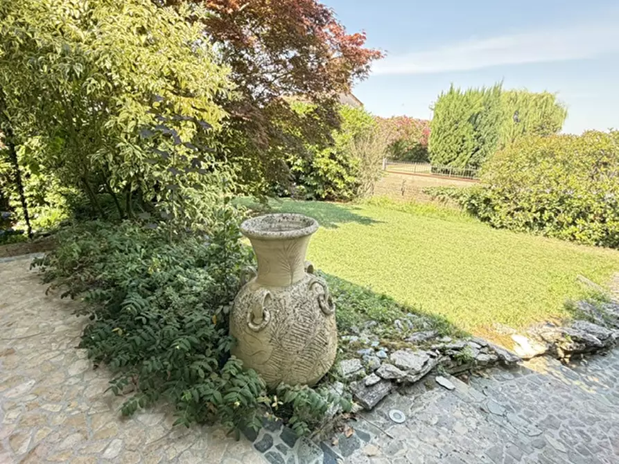 Immagine 21 di Villa in vendita  a Giacciano Con Baruchella