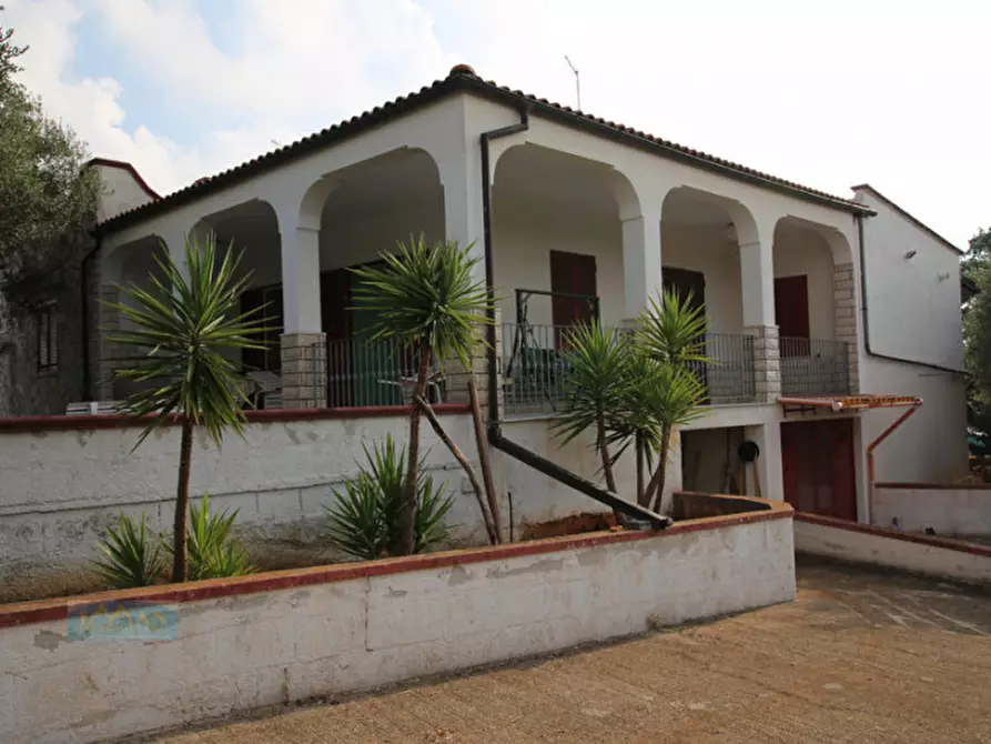 Immagine 30 di Villa in vendita  in sp22 a Ceglie Messapico