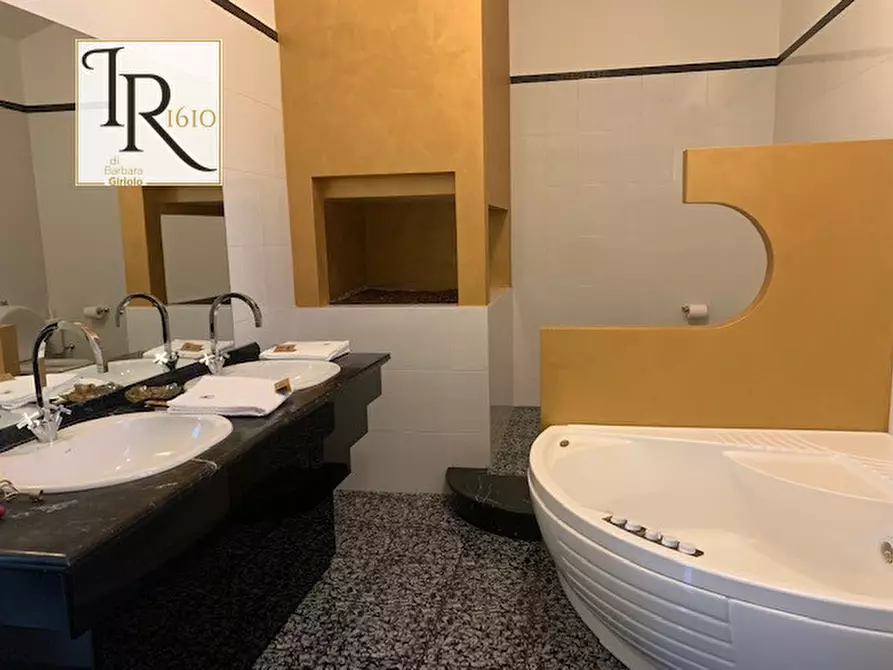 Immagine 25 di Villa in vendita  a Giacciano Con Baruchella