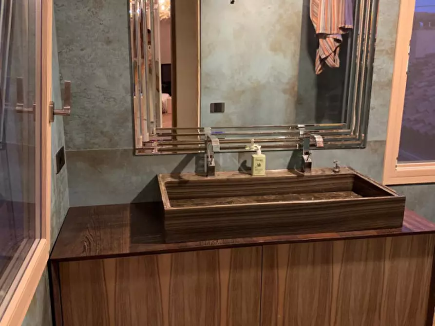 Immagine 12 di Appartamento in vendita  in fondamenta navagero a Venezia