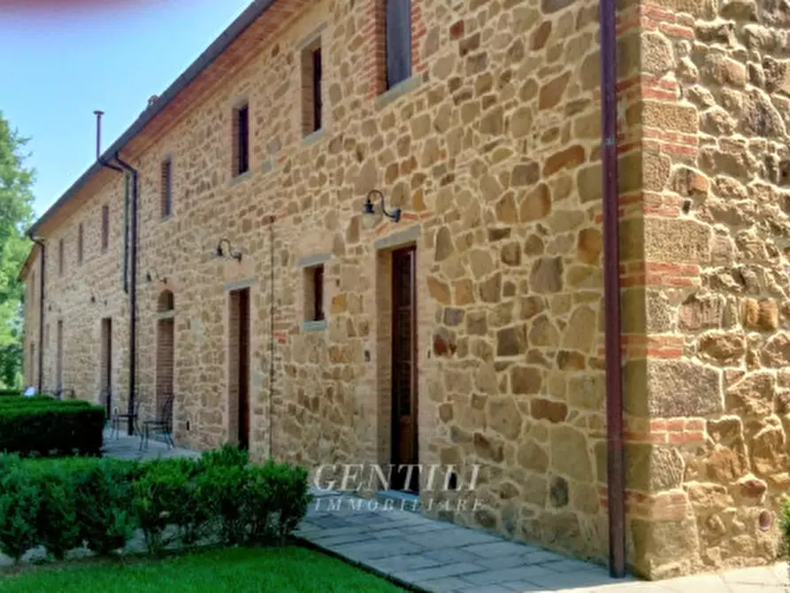 Immagine 3 di Agriturismo in vendita  a Arezzo