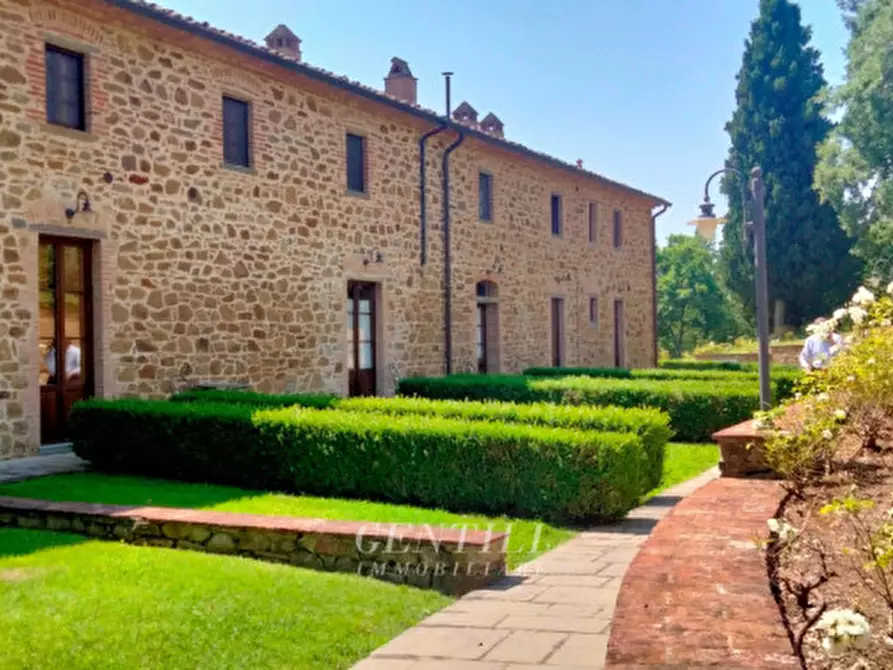 Immagine 4 di Agriturismo in vendita  a Arezzo