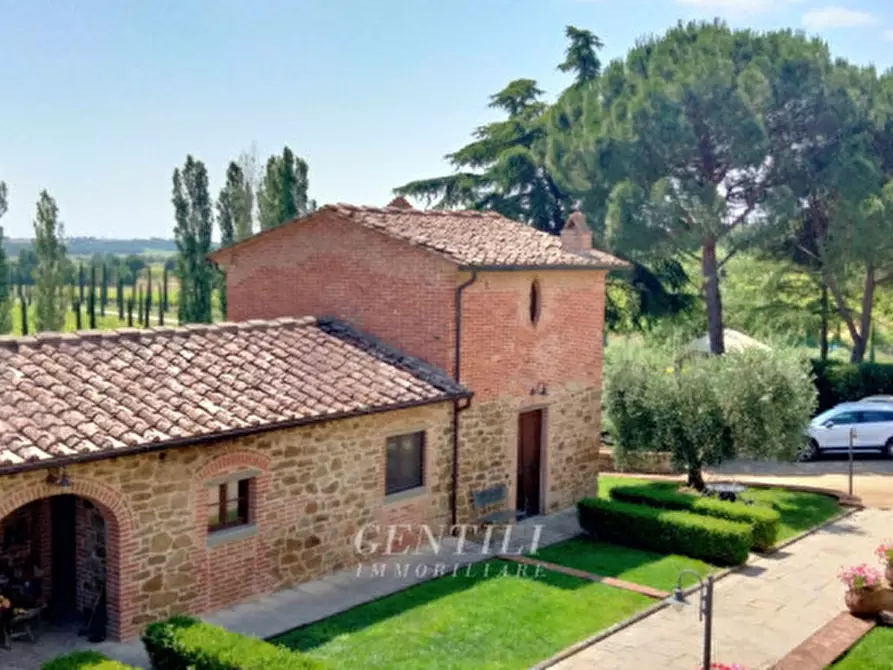 Immagine 8 di Agriturismo in vendita  a Arezzo