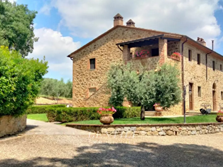 Immagine 12 di Agriturismo in vendita  a Arezzo