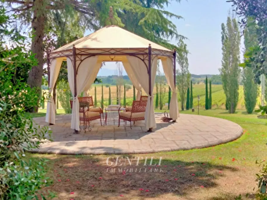 Immagine 13 di Agriturismo in vendita  a Arezzo