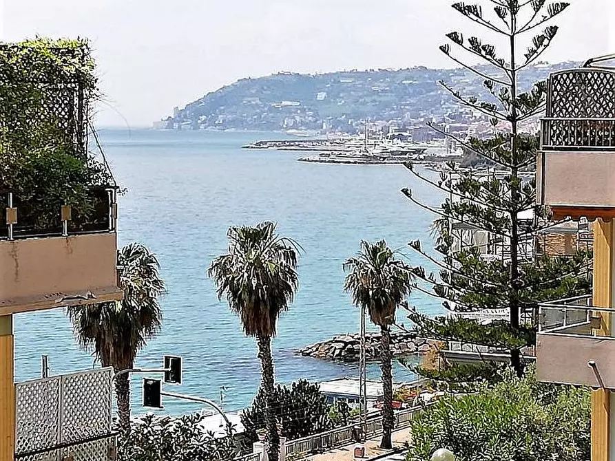 Immagine 1 di Appartamento in vendita  in Corso Mazzini a San Remo