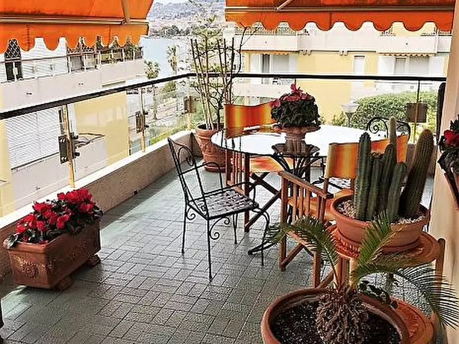 Immagine 2 di Appartamento in vendita  in Corso Mazzini a San Remo