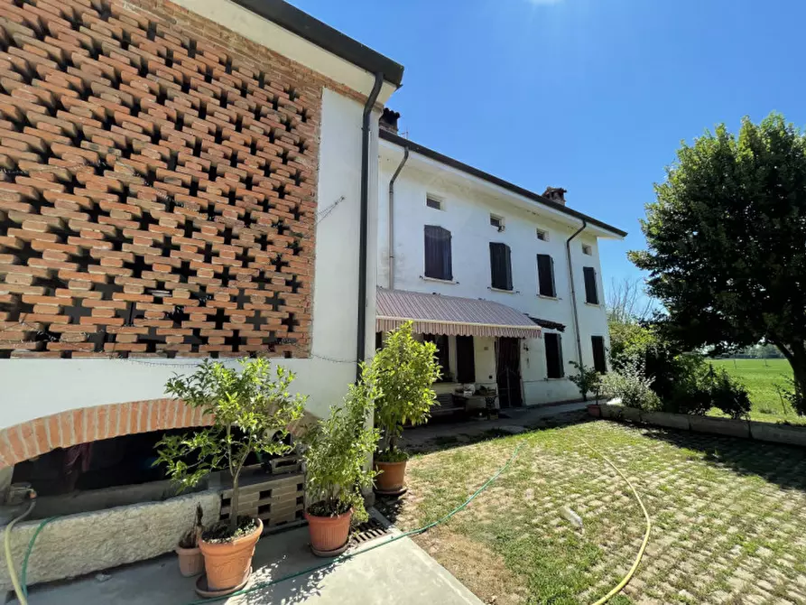 Immagine 1 di Rustico / casale in vendita  a San Benedetto Po