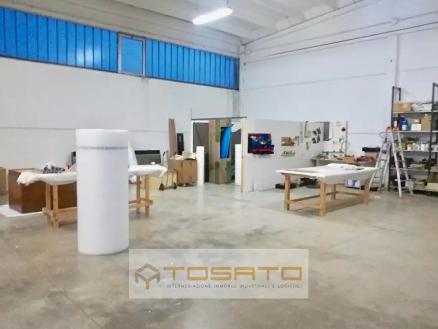 Immagine 1 di Capannone industriale in affitto  a Isola Rizza