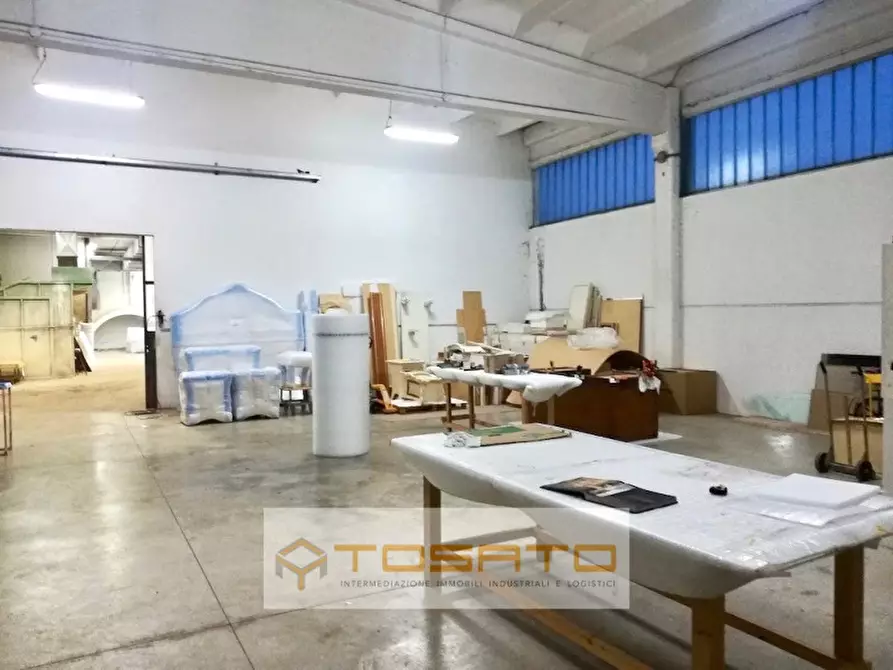 Immagine 2 di Capannone industriale in affitto  a Isola Rizza