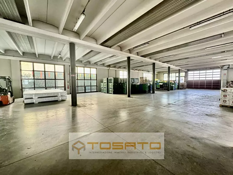 Immagine 6 di Capannone industriale in affitto  a Verona