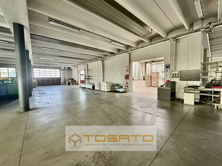Immagine 7 di Capannone industriale in affitto  a Verona