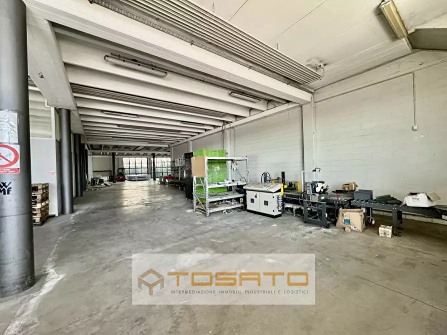 Immagine 8 di Capannone industriale in affitto  a Verona