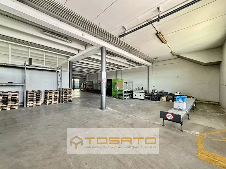 Immagine 9 di Capannone industriale in affitto  a Verona